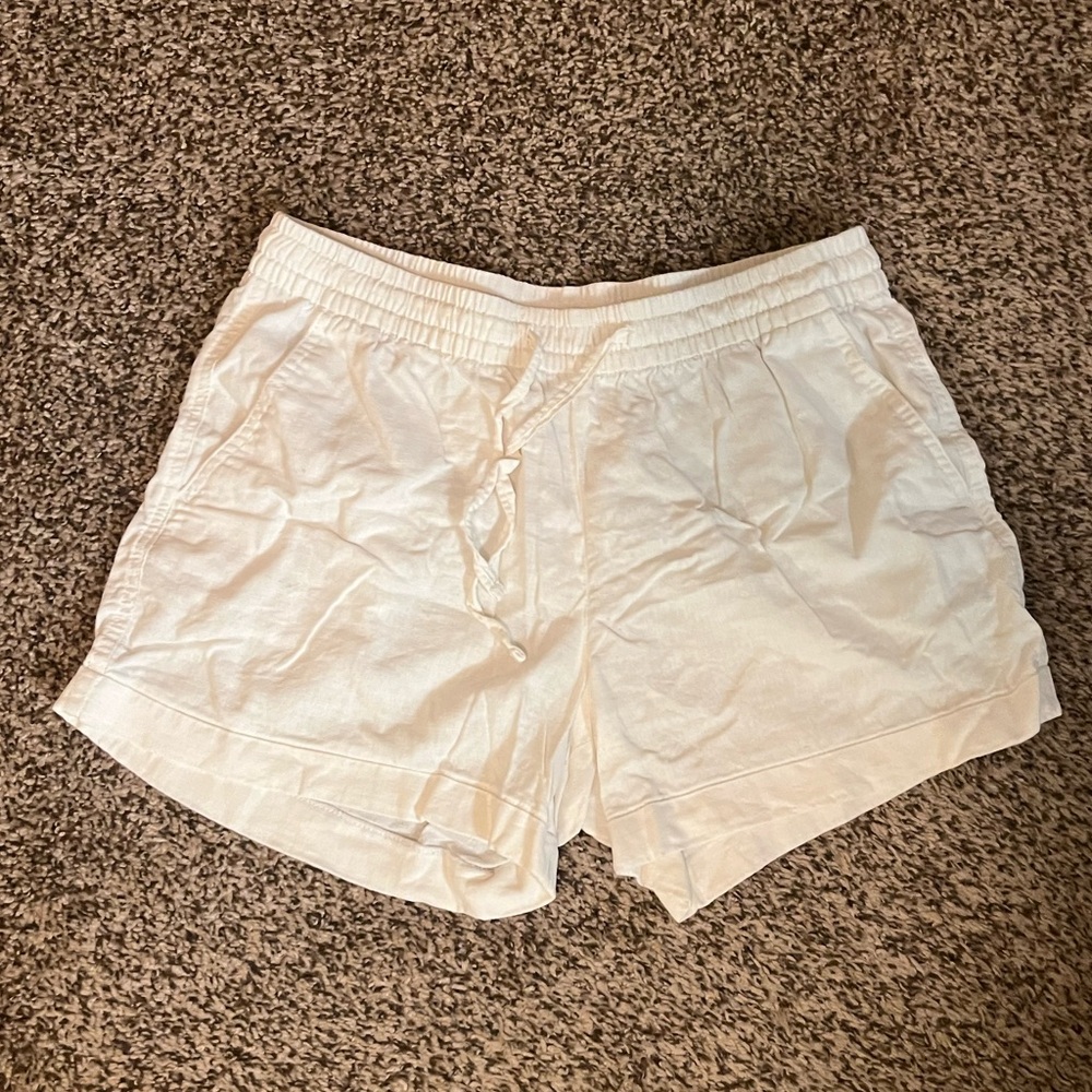 Old Navy Women's Medium White Shorts